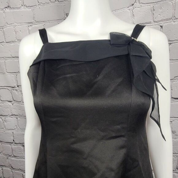 Davids Bridal Black Dress with Front Bow, Girls Size 10 - Picture 1 of 11